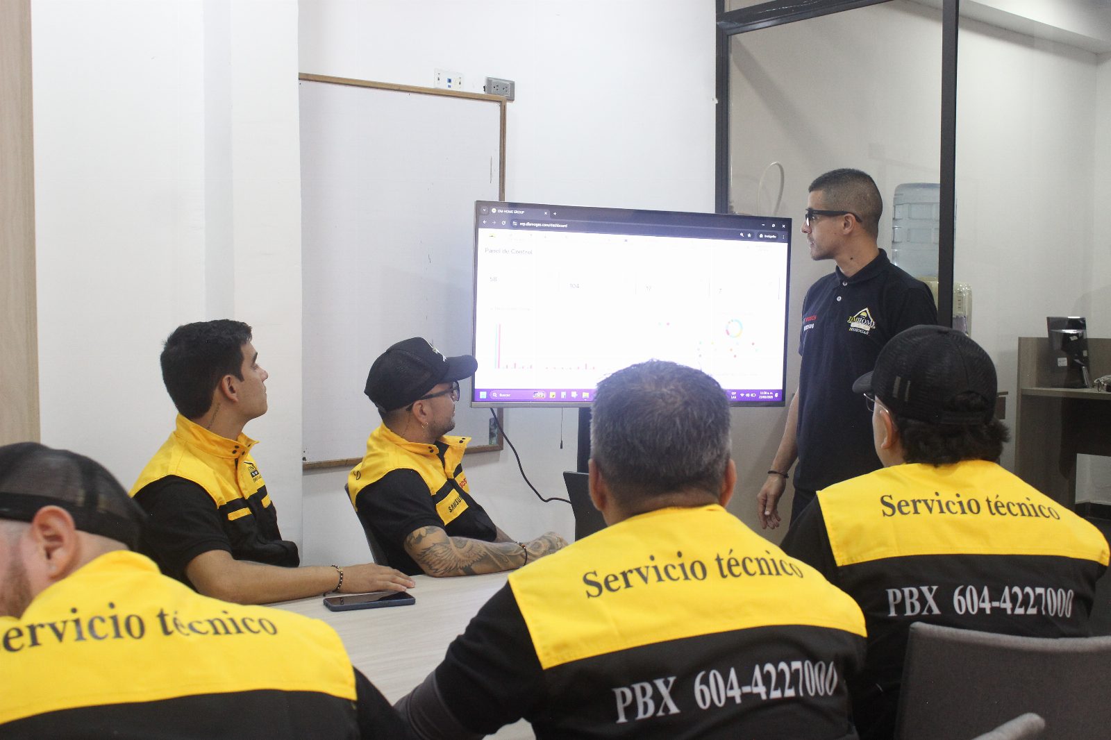 Equipo de técnicos certificados de Dismogas en capacitación